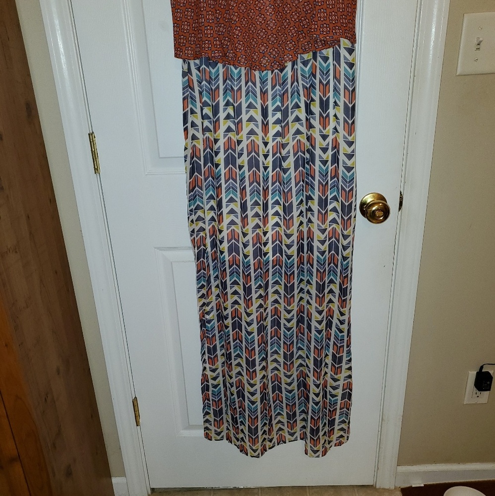 Dress - Picture 2 of 4